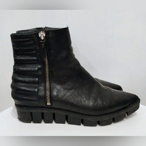 VIC BLACK LEATHER ANKLE BOOTS - Picture 6 of 12